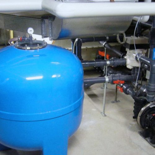 local technique, système de filtration pour piscine