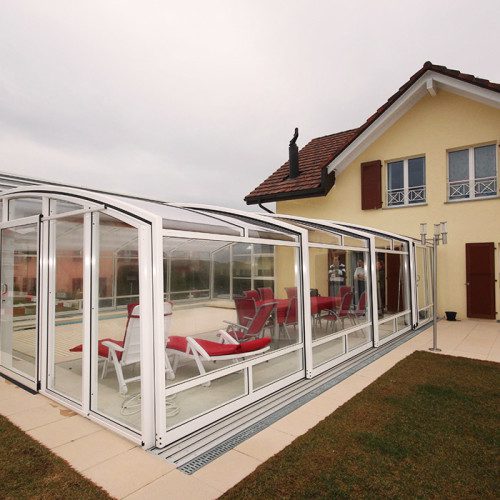 Véranda rétractable et abri de piscine
