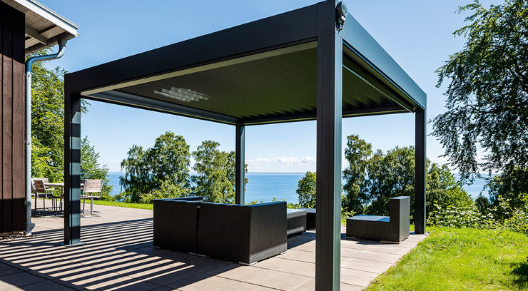 Pergola Renson à lames au bord du lac, Valais