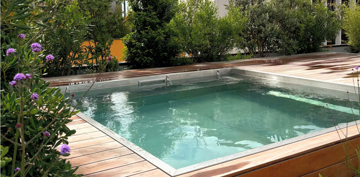 Piscine en inox, plage bois