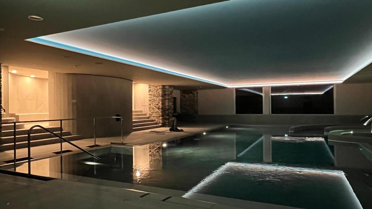 rénovation de piscine: pvc armé structuré, Hôtel Valaisia