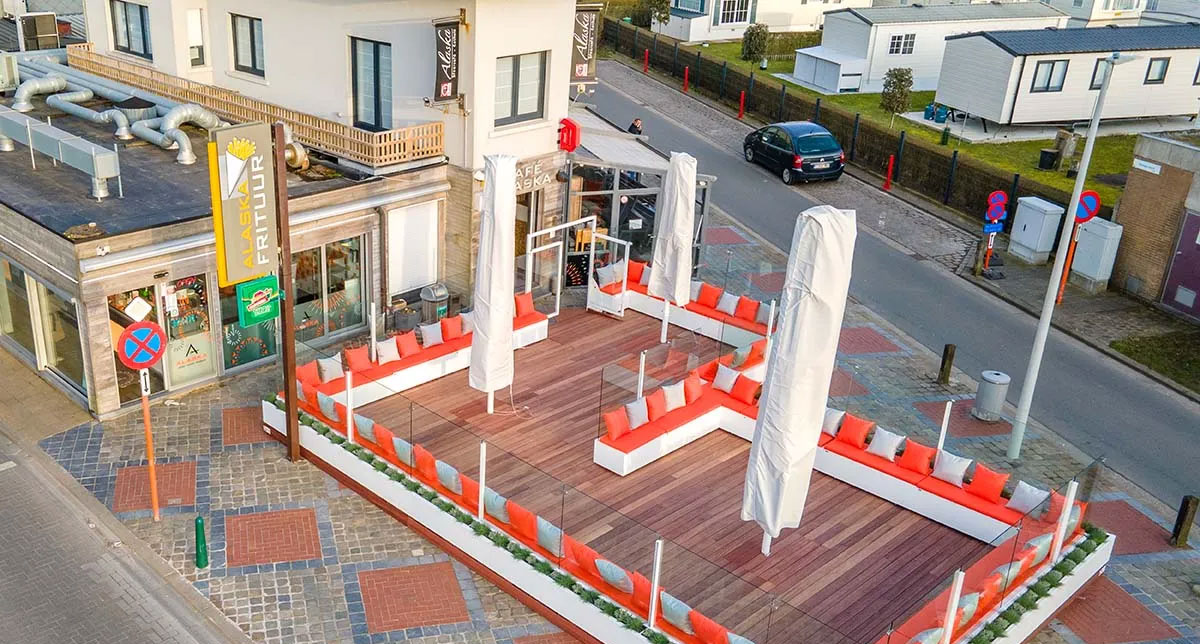 Paravent pour terrasse de restaurant Van Hoof, gamme Casablanca combi